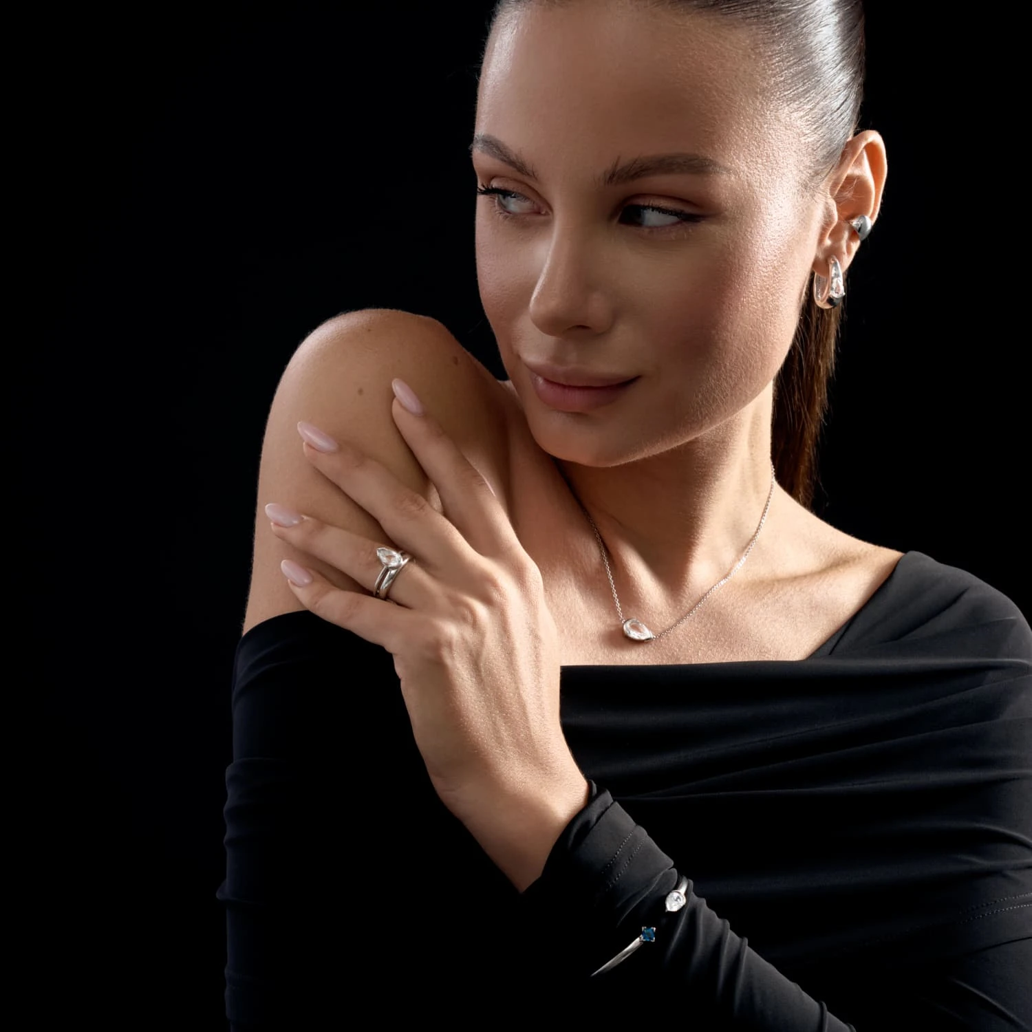 Серебряные серьги PURITY с белым топазом