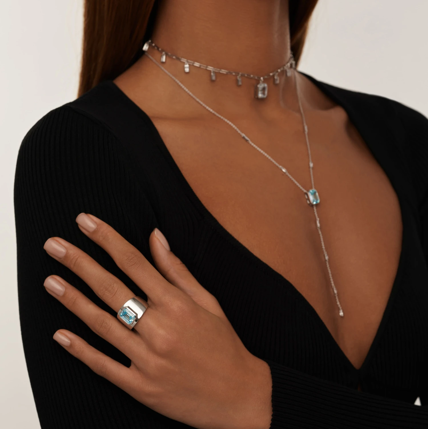 Серебряное кольцо Midnight с голубым фианитом в огранке Эмеральд