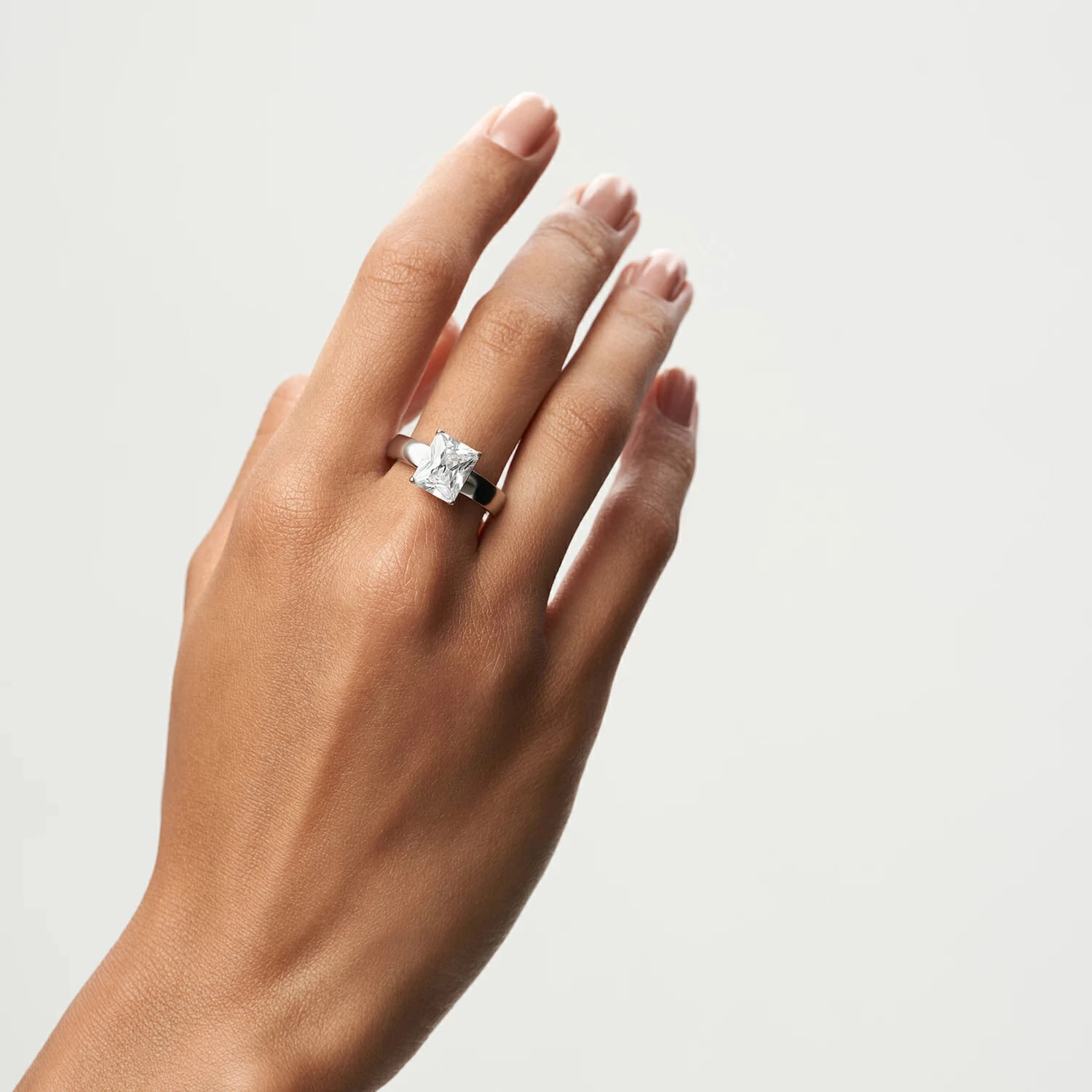 Серебряное кольцо Kelly с фианитом