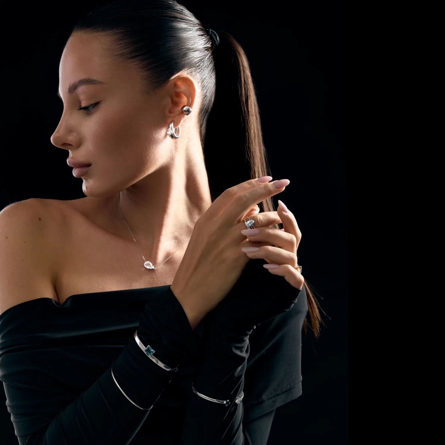 Серебряные серьги PURITY с белым топазом