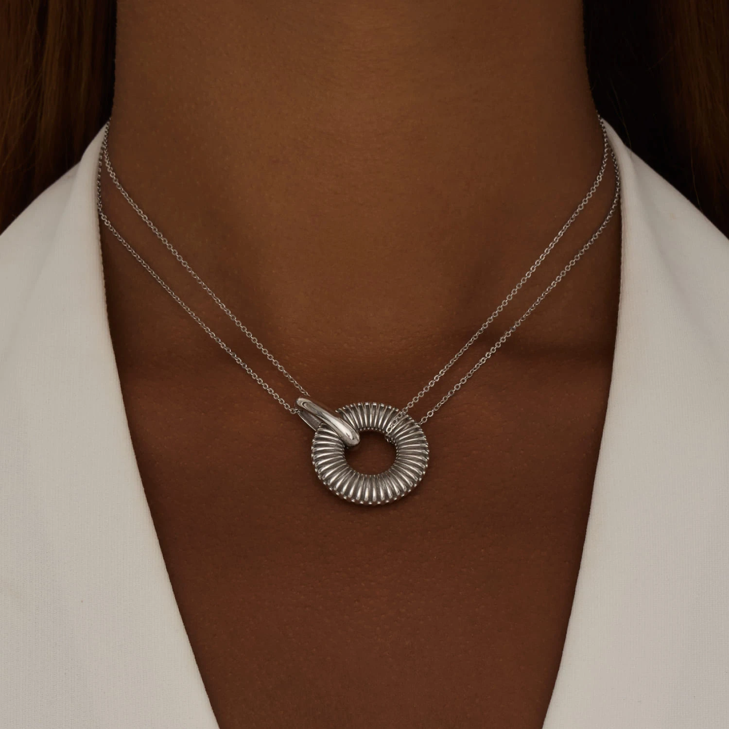 Серебряное колье из серебра вечность