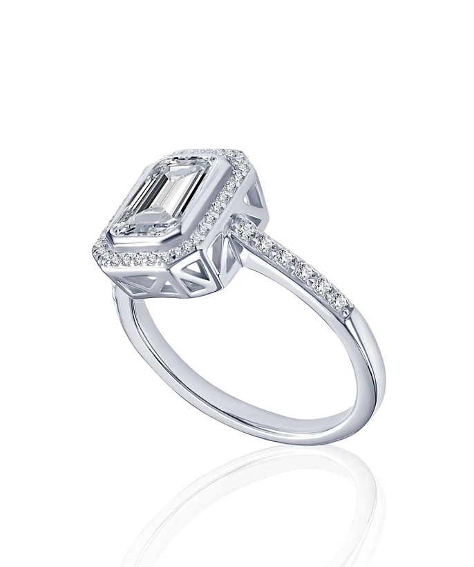 Серебряное кольцо Midnight с фианитами в огранке Эмеральд