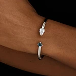 Серебряный жесткий браслет PURITY с белым и London топазами